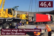 HESTER: 46,4 Tonnen wiegt der Demonstrator für den Straßenbau